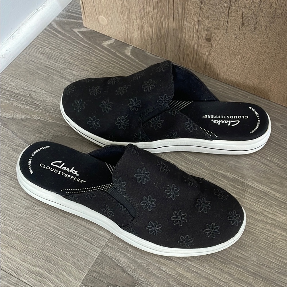 Clarks Black Floral Embroidered Slip-On Mules